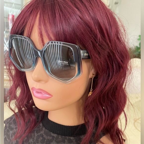 NWT Miu Miu Sunglasses • 55mm lens width; 12mm bridge width; 145mm SMU07V $440 - Picture 1 of 9